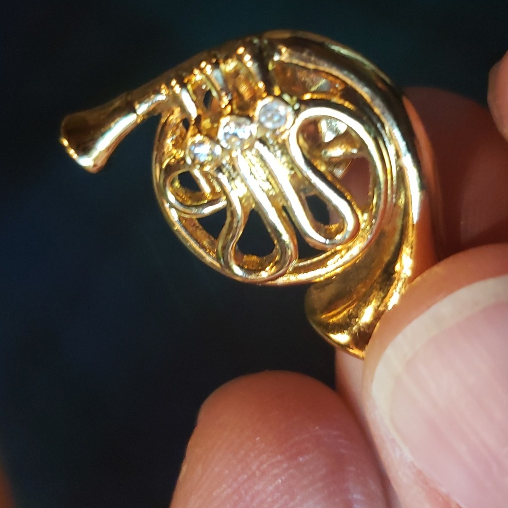 Tie Tack / Pin - French Horn Orchestra Pin w/Rhinestones - VTG 80s Gold-Tone EVC - Picture 2 of 8